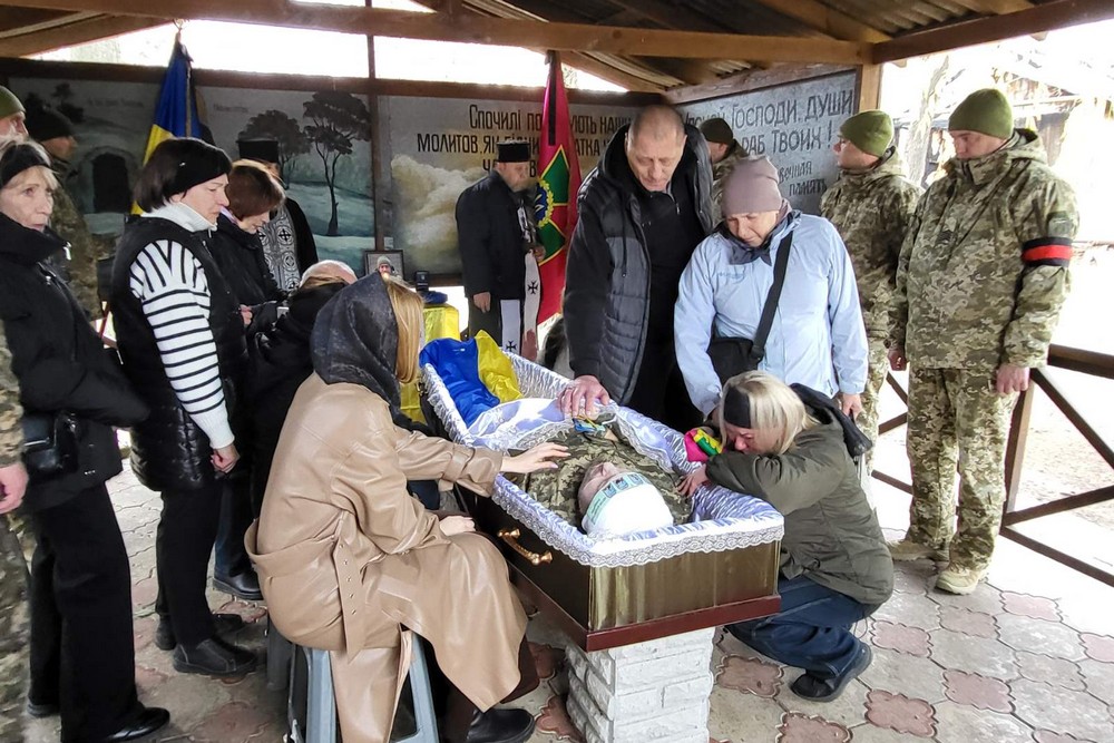 583726022 1135079958822414 6693951395609315837 n Працював у поліції, а потім став до лав ЗСУ: у Нікополі провели в останню путь померлого Захисника (фото)