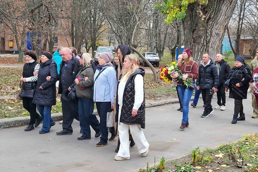 584478812 1135079942155749 77676947975013135 n Працював у поліції, а потім став до лав ЗСУ: у Нікополі провели в останню путь померлого Захисника (фото)