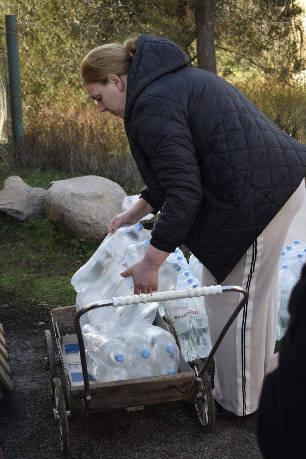 584543193 1166124425650740 3189365135250086525 n Мешканцям Мирівської громади роздали питну воду (фото)