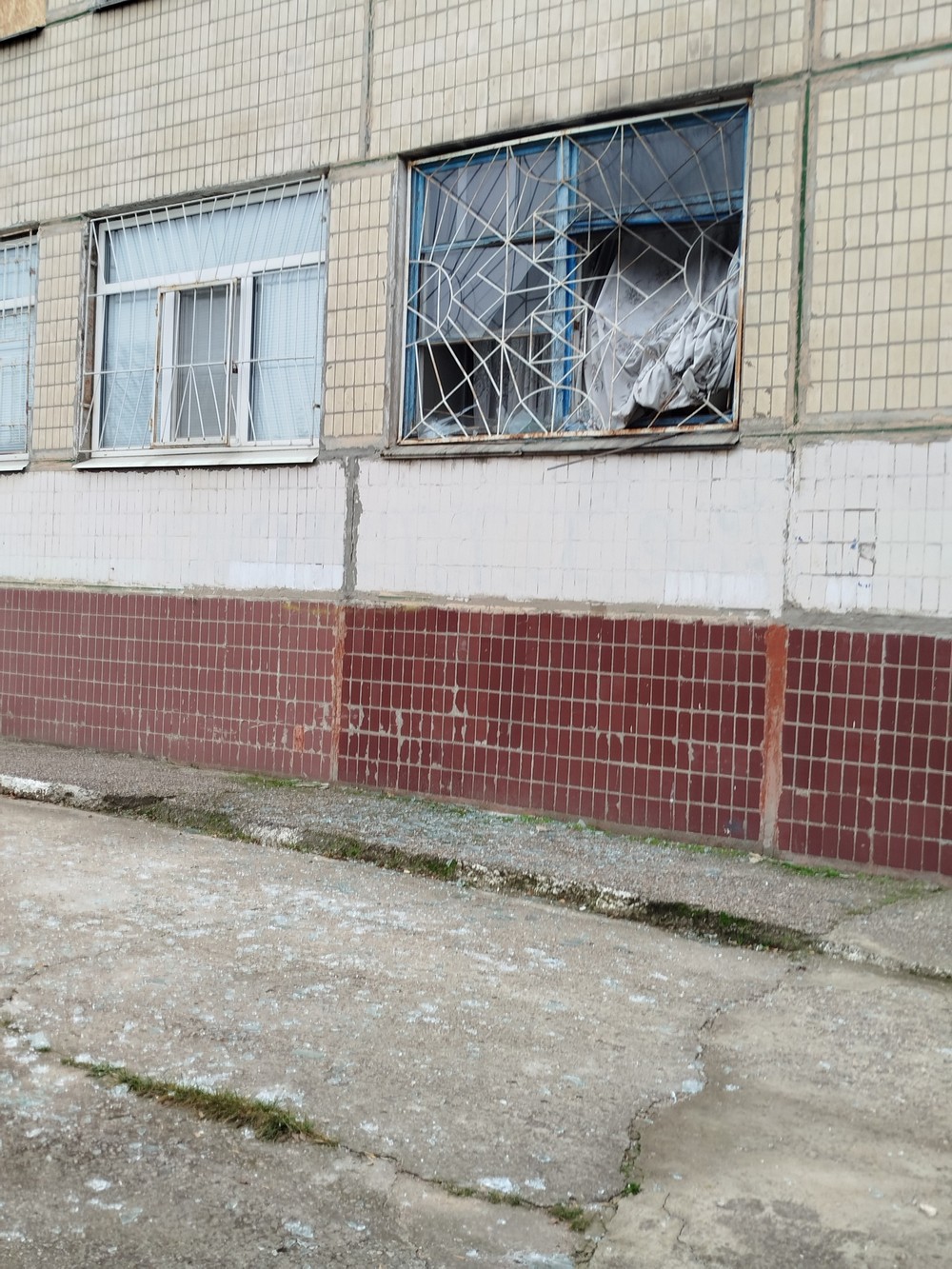 584623643 122224779944146169 1304248242649079892 n У мережі показали, як виглядає понівечена ворогом школа у Нікополі (фото)