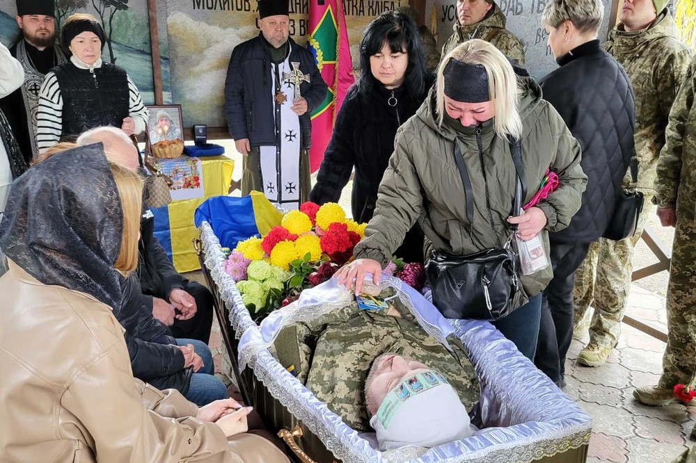 584789030 1135079812155762 4370679628559704401 n Працював у поліції, а потім став до лав ЗСУ: у Нікополі провели в останню путь померлого Захисника (фото)