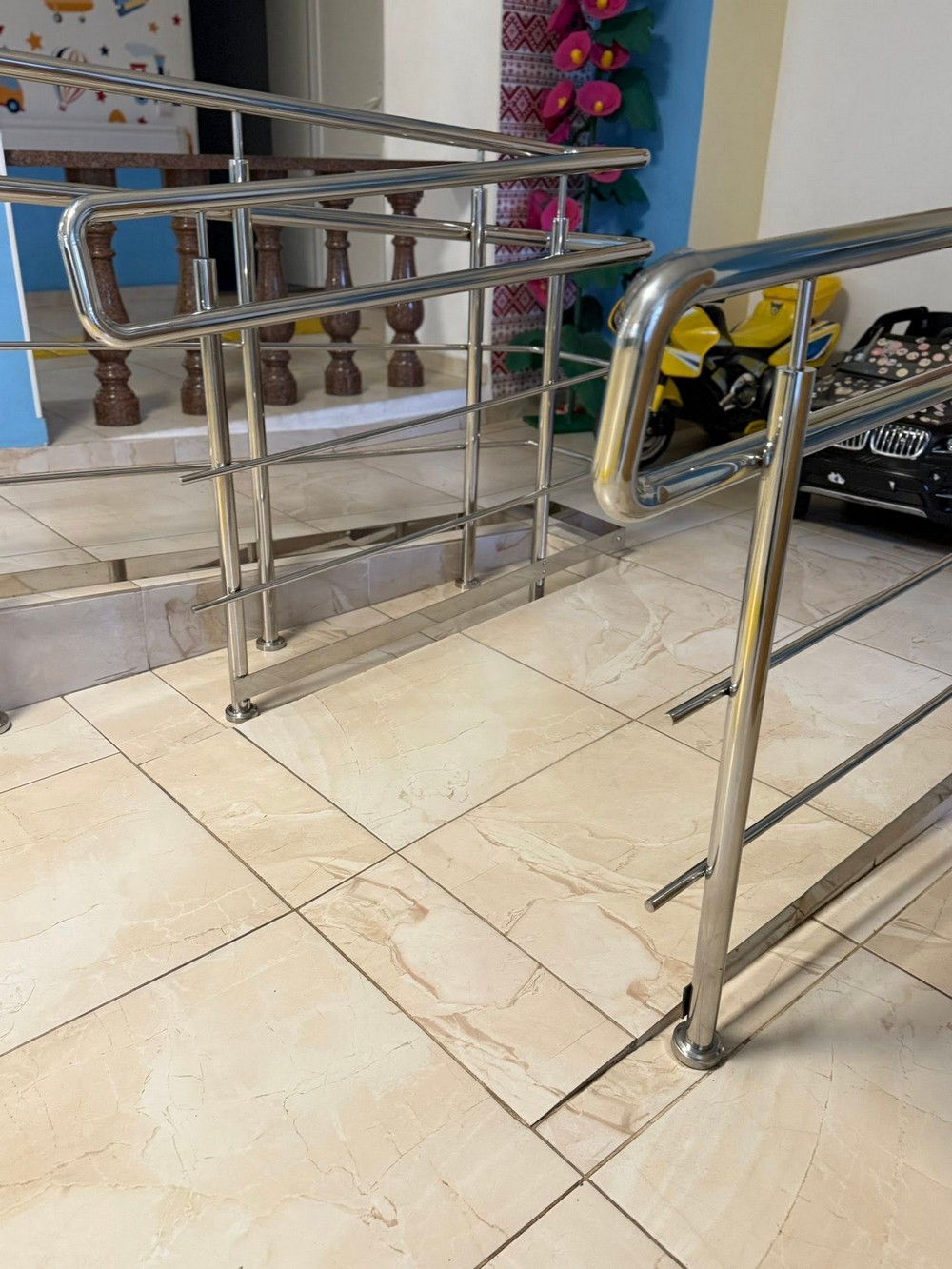 У дитячій лікарні Нікополя облаштували найпростіше укриття. Воно вже функціонує.