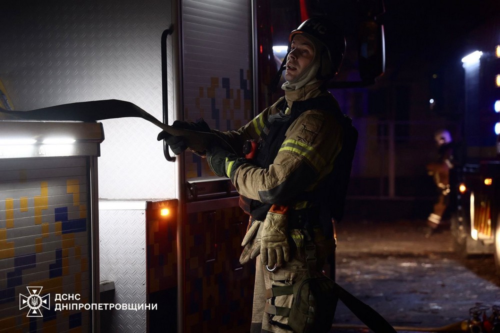 585284802 1277601997741020 3354560433811483612 n Внаслідок атаки на Дніпропетровщину виникли пожежі, є поранені – ДСНС (фото)