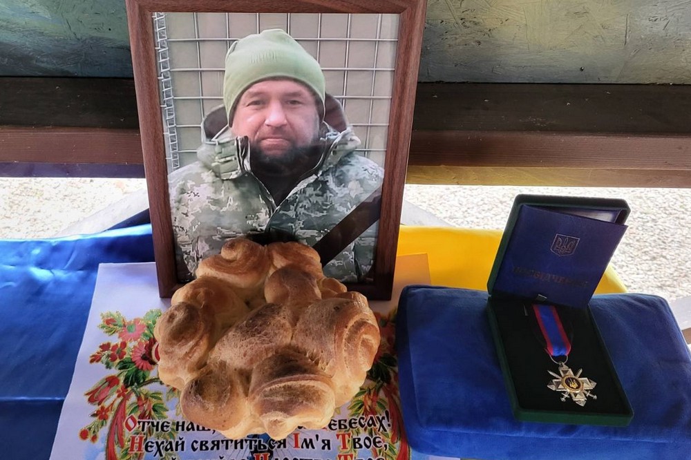 Працював у поліції, а потім став до лав ЗСУ: у Нікополі провели в останню путь померлого Захисника (фото) Працював у поліції, а потім став до лав ЗСУ: у Нікополі провели в останню путь померлого Захисника (фото)