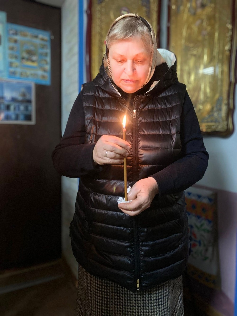 У Нікополі в храмі ПЦУ відбулася поминальна панахида за загиблими під час голодоморів (фото)