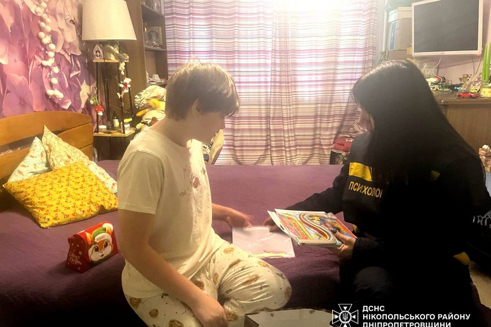 У Нікополі рятувальники відвідали дітей поранених колег (фото)