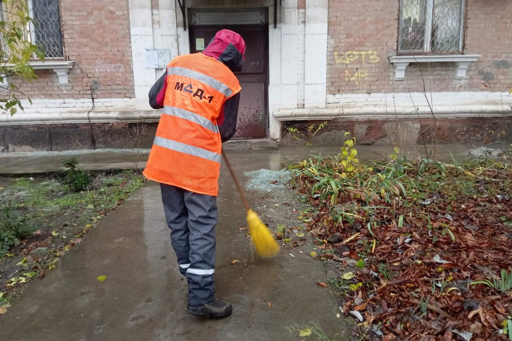 Фото наслідків ворожих атак у Нікополі