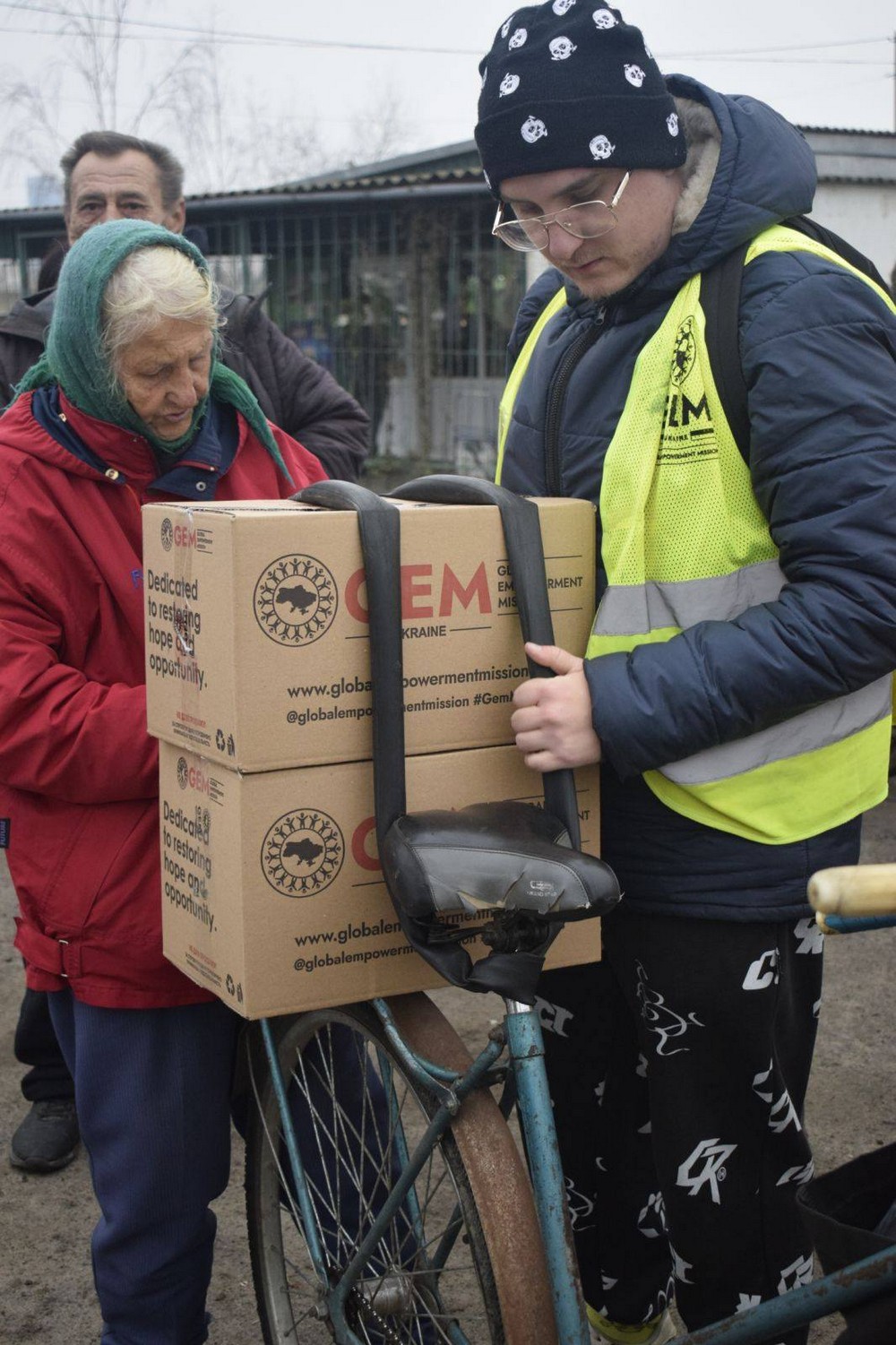 Мешканці Мирівської громади отримали 1530 гуманітарних наборів від GEM (фото)