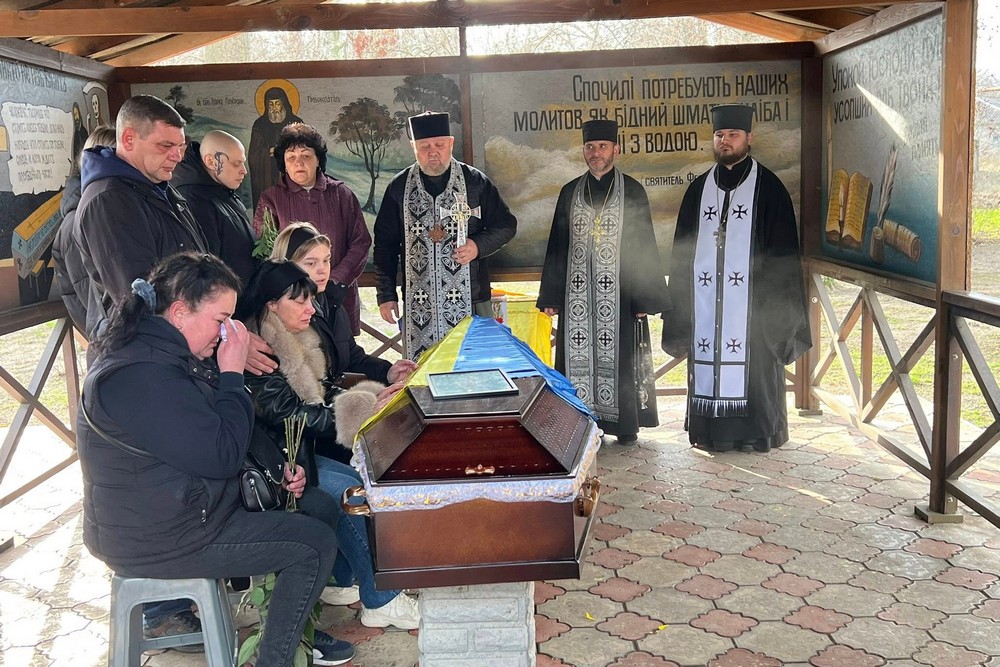 У Нікополі сьогодні провели в останню путь Героя: фото