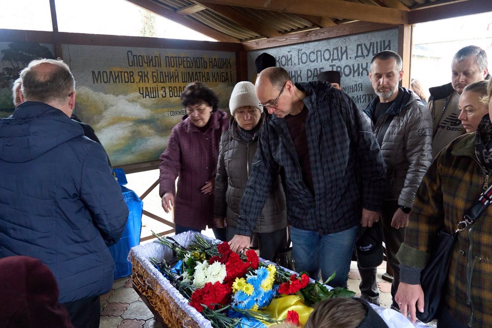 Майже 30 років пропрацював на НЗФ: у Нікополі сьогодні провели в останню путь Захисника