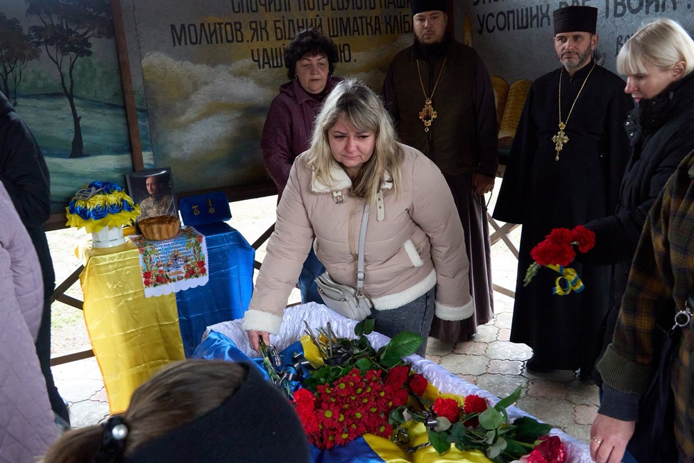 Майже 30 років пропрацював на НЗФ: у Нікополі сьогодні провели в останню путь Захисника