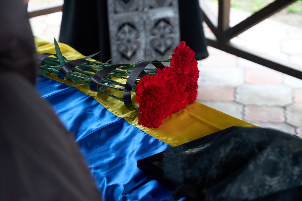 У Нікополі провели в останню путь полеглого Героя: фото У Нікополі провели в останню путь полеглого Героя: фото