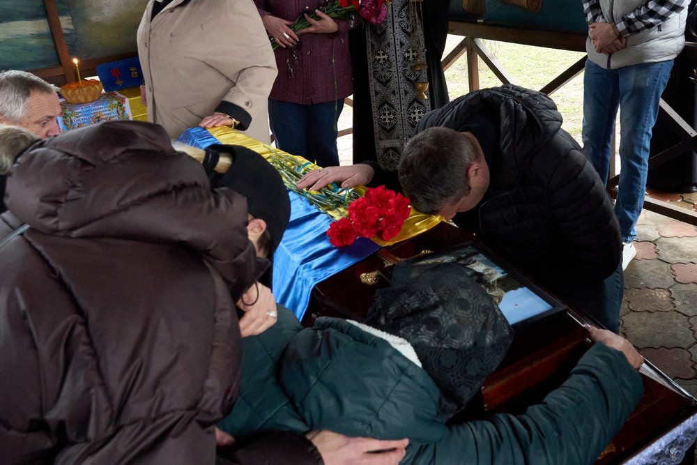 У Нікополі провели в останню путь полеглого Героя: фото У Нікополі провели в останню путь полеглого Героя: фото