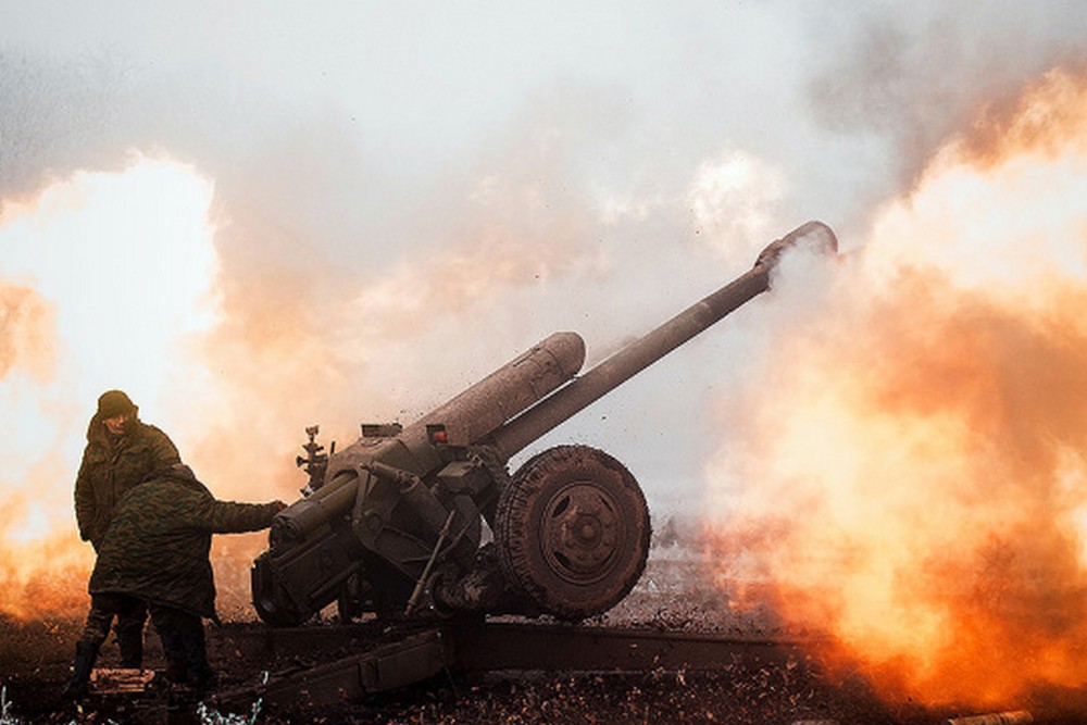 Ворог з вечора до ранку атакував Нікополь: пошкоджено будинки та інфраструктуру 1 Ворог з вчора до ранку атакував Нікополь: пошкоджено будинки та інфраструктуру