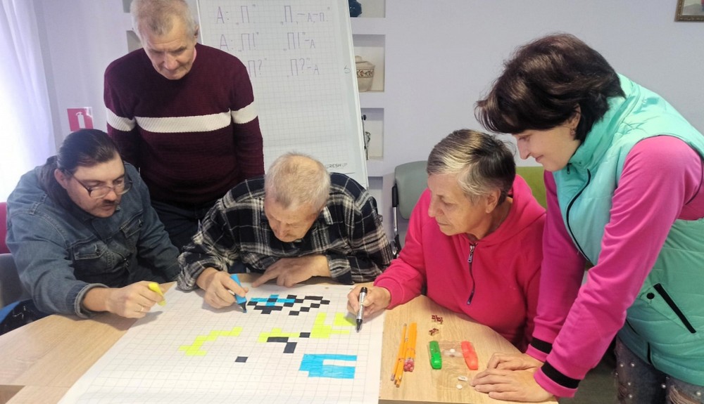 Поважний вік – не перешкода: в Покрові літні люди навчаються і розвиваються, корисно і цікаво проводять час