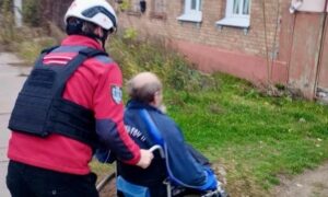 Червоний Хрест Нікополя допоміг чоловіку відвідати лікаря