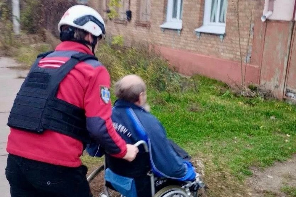 Червоний Хрест Нікополя допоміг чоловіку відвідати лікаря 1 Червоний Хрест Нікополя допоміг чоловіку відвідати лікаря