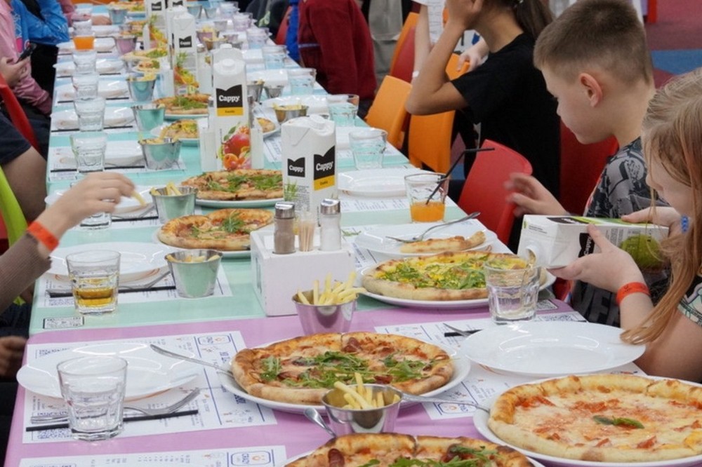 Діти пільгових категорій з Нікополя побували на екскурсії у Дніпрі (фото) 1 Діти пільгових категорій з Нікополя побували на екскурсії у Дніпрі (фото) 5