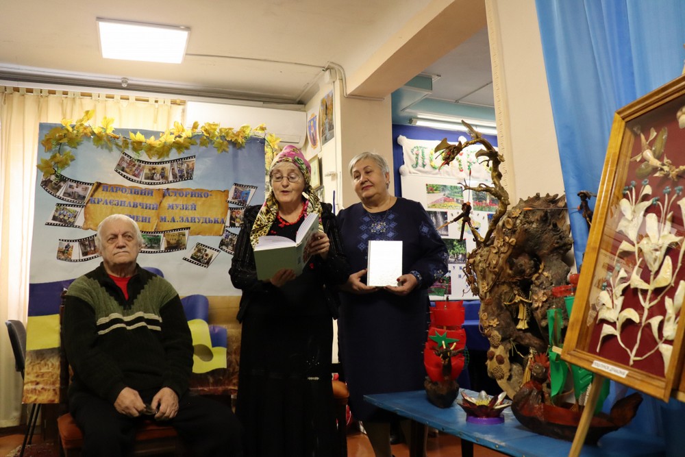 Виставка унікальних картин із риб’ячих кісточок та мушель відкрилася у музеї Покрова (фото)