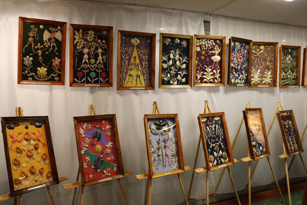 Виставка унікальних картин із риб’ячих кісточок та мушель відкрилася у музеї Покрова (фото)