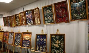 Виставка унікальних картин із риб’ячих кісточок та мушель відкрилася у музеї Покрова (фото)