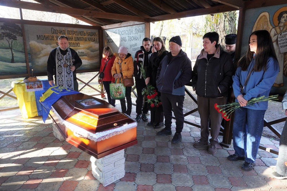 Нікополь сьогодні провів в останню путь Захисника (фото) 2