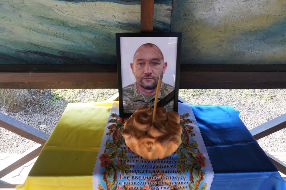 Нікополь сьогодні провів в останню путь Захисника (фото) 4