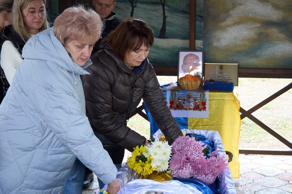 Нікополь сьогодні провів в останню путь Захисника (фото) 4