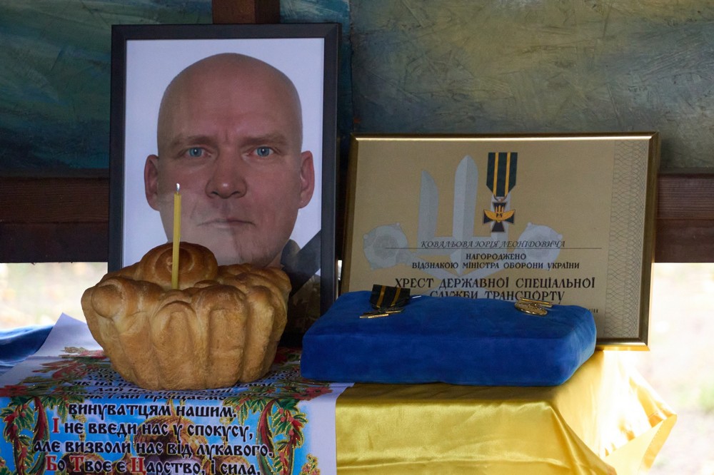 Нікополь сьогодні провів в останню путь Захисника (фото) 5