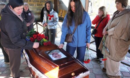 Нікополь сьогодні провів в останню путь Захисника (фото) 6