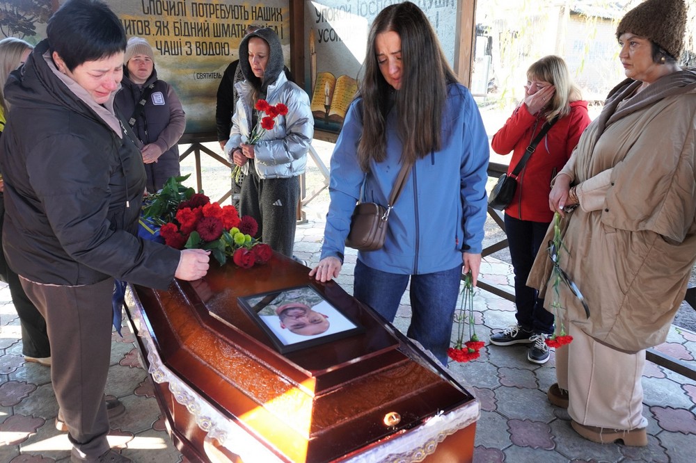 Нікополь сьогодні провів в останню путь Захисника (фото) 6