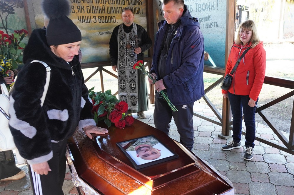 Нікополь сьогодні провів в останню путь Захисника (фото) 8