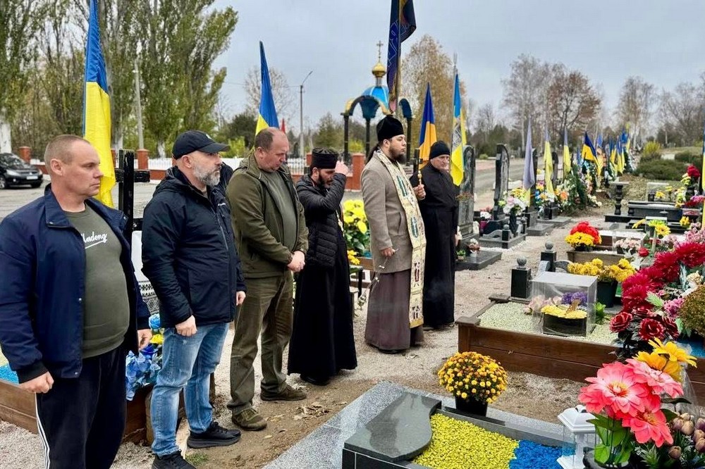 Нікопольська 301 зенітна ракетна бригада сьогодні вшанувала пам’ять полеглого Захисника (фото) 1 Нікопольська 301 зенітна ракетна бригада сьогодні