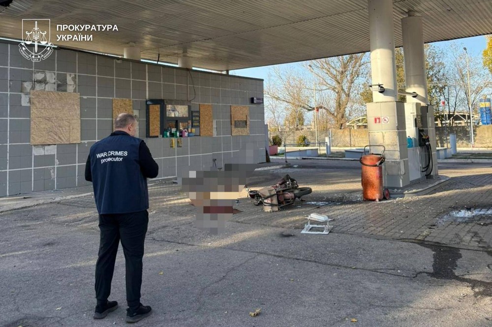 Окупанти вдарили по автозаправці у Нікополі і поранили багато людей 2 Окупанти вдарили по автозаправці у Нікополі і поранили багато людей 2