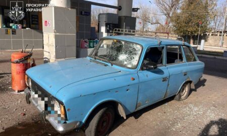 Окупанти вдарили по автозаправці у Нікополі і поранили багато людей 3