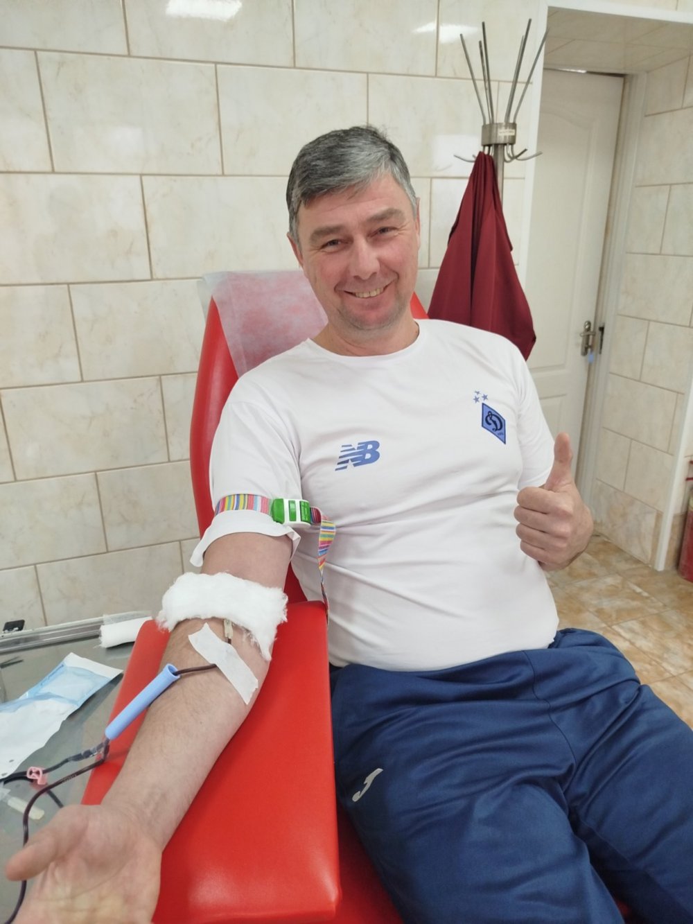 Освітяни Нікополя здали кров для поранених військових ЗСУ (фото) 3