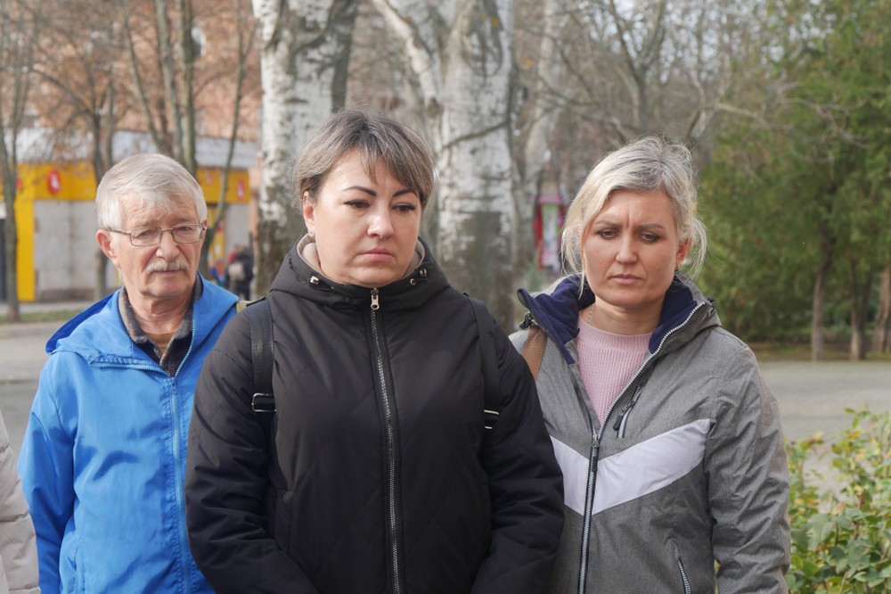 У мирному житті був електромонтером: у Покрові сьогодні відкрили меморіальну дошку полеглому на війні старшому сержанту (фото)