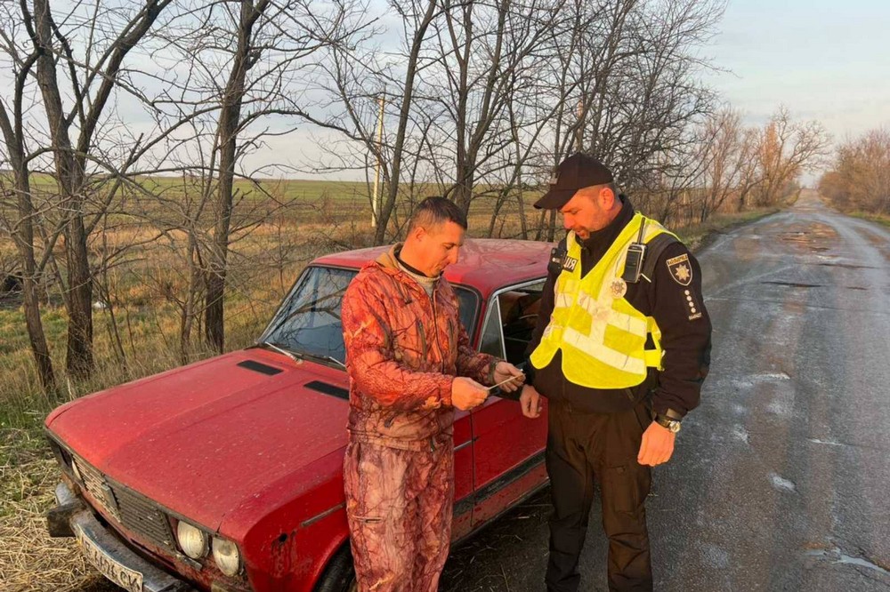 Поліцейські громад Нікопольщини розповіли людям про правила безпеки в темний час доби (фото) 6 Поліцейські громад Нікопольщини розповіли людям про правила безпеки в темний час доби (фото) 6