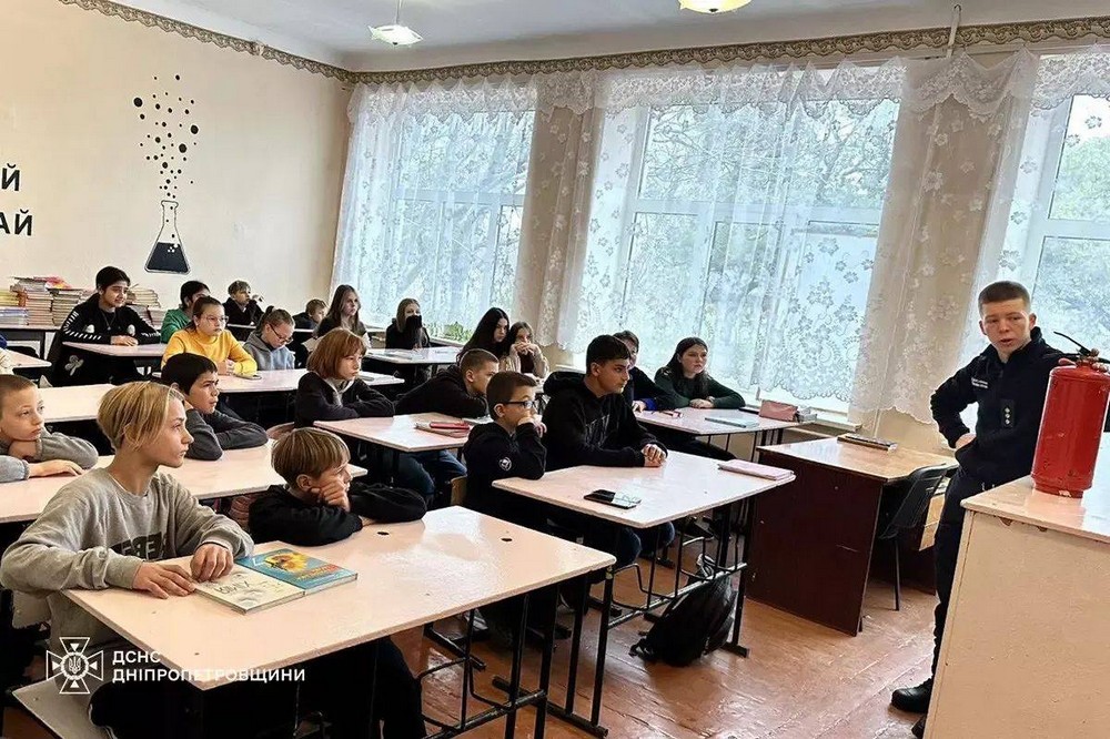 Школярам Нікопольщини розповіли про безпеку під час війни (фото) Школярам Нікопольщини розповіли про безпеку під час війни (фото)