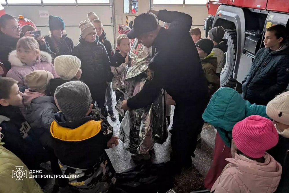  Школярі завітали до рятувальників Покрова (фото) 4