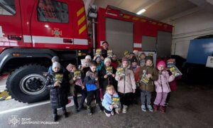  Школярі завітали до рятувальників Покрова (фото) 5