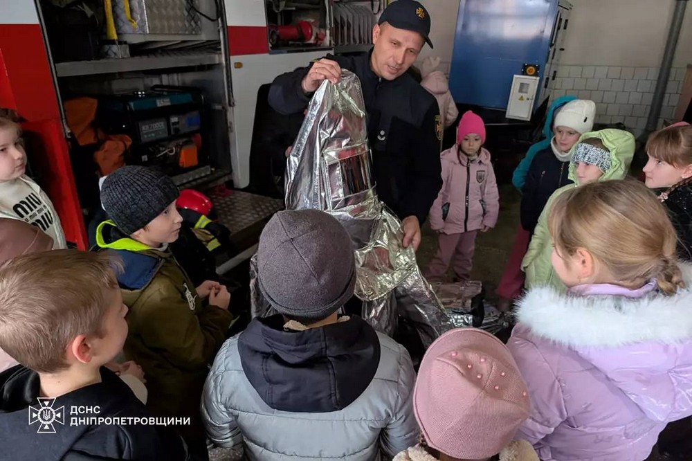  Школярі завітали до рятувальників Покрова (фото) 6