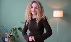 Співачка Юлія Кренько присвятила пісню рідному місту Нікополь (відео)