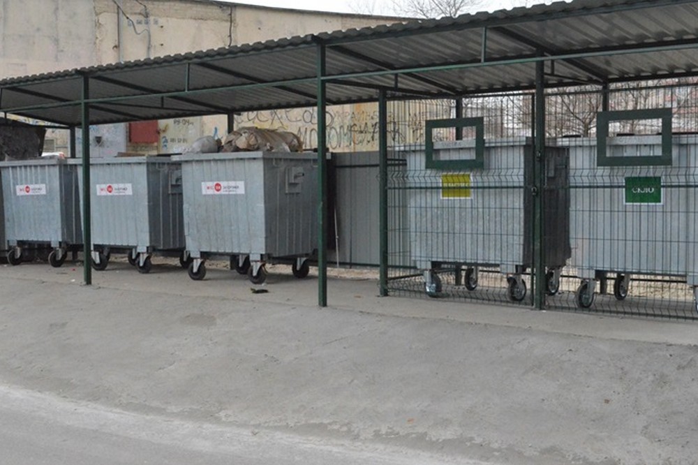 У Марганці на облаштування контейнерного майданчика витратять понад 200 000 гривень 1 У Марганці на облаштування контейнерного майданчика витратять понад 200 000 гривень