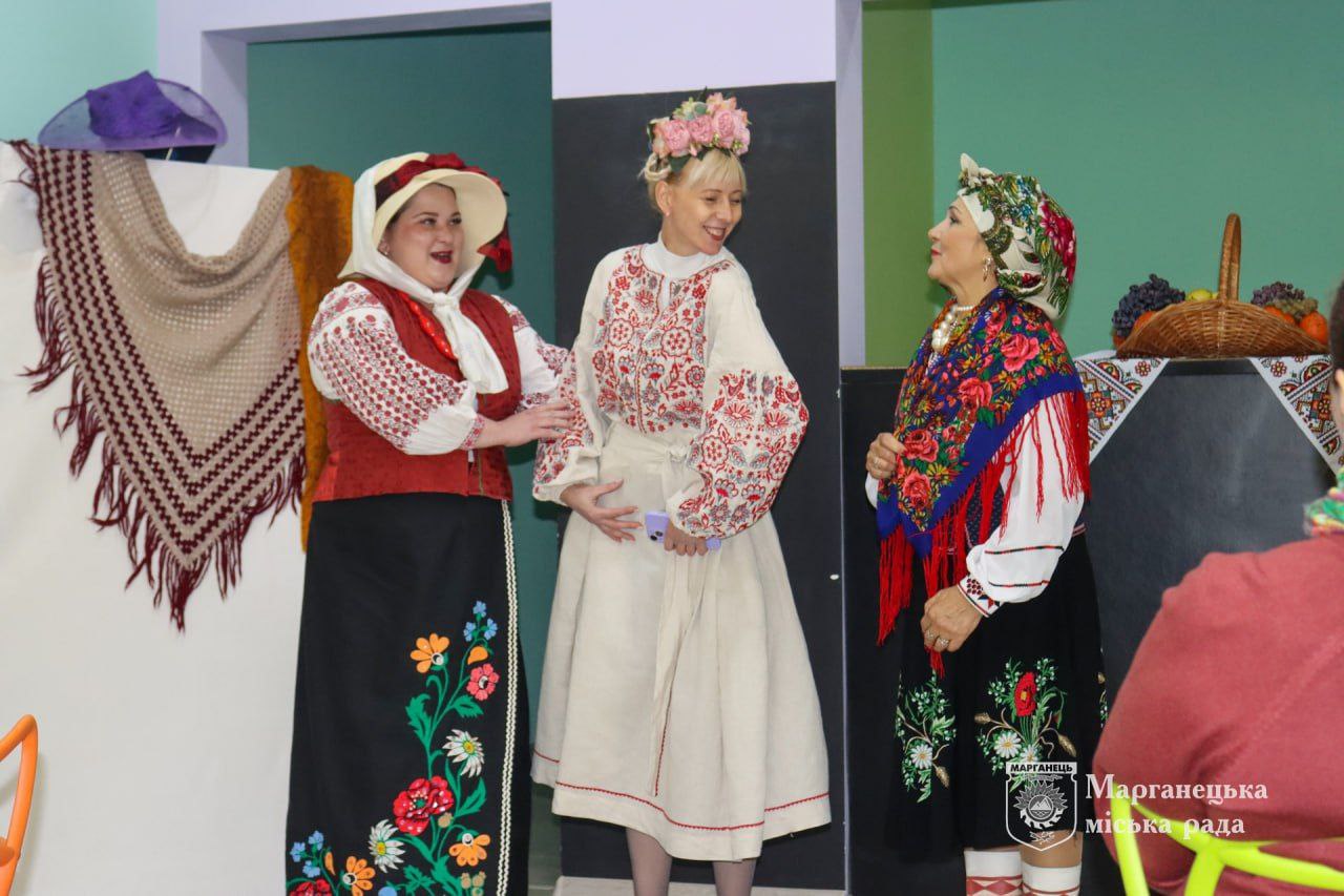 У Марганці відзначили День працівника культури (фото) 6 У Марганці відзначили День працівника культури (фото) 6