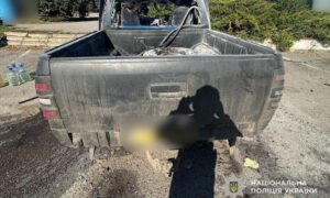 Ворожий дрон поцілив в автомобіль біля супермаркету: подробиці смертельного обстрілу Марганця, розповіли у поліції 70 обстрілу Марганця