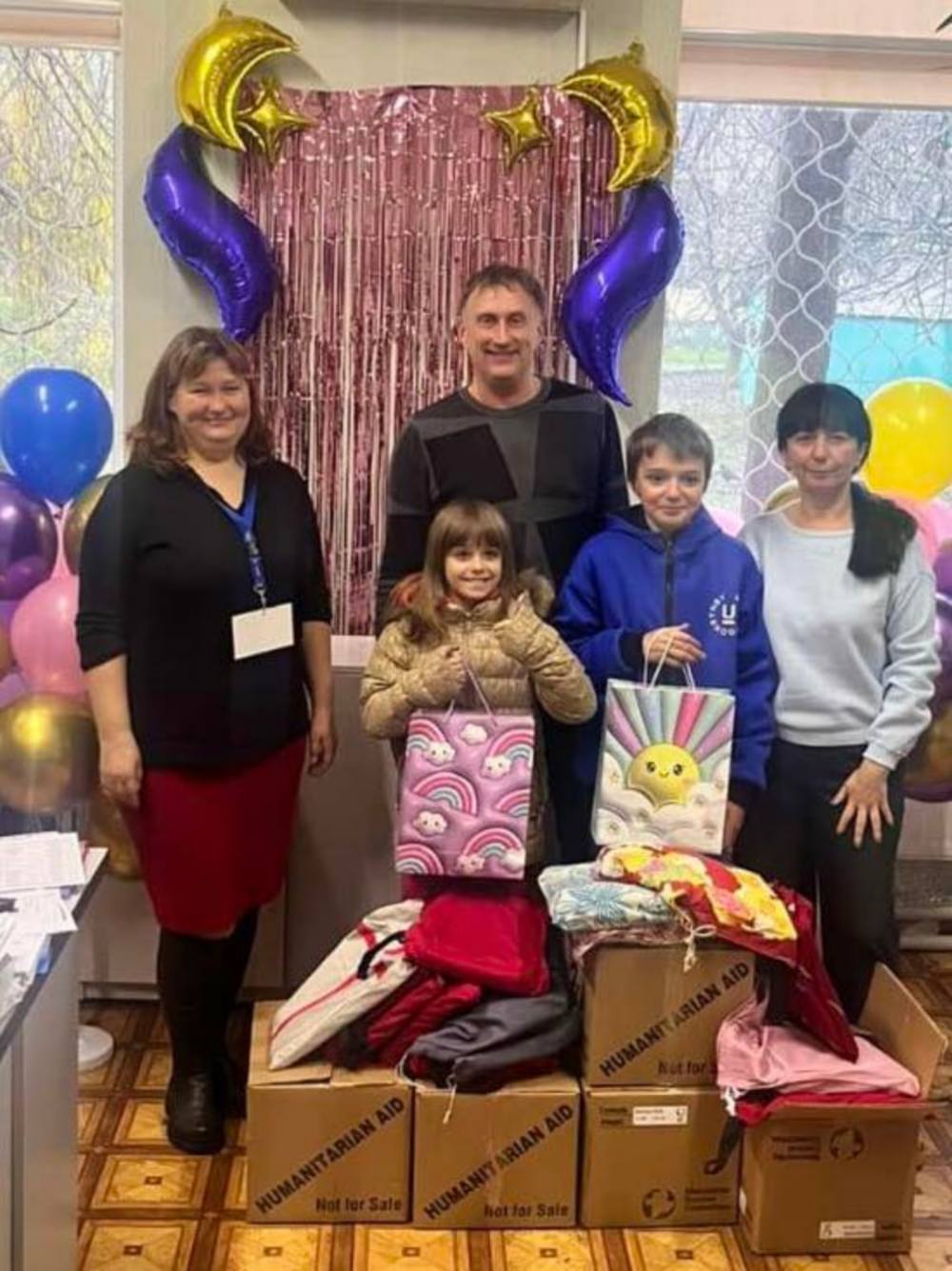 У Нікополі привітали дітей з родин, які опинилися у складних життєвих обставинах зі святом (фото) 6