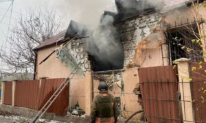 У Нікополі троє поранених, є руйнування, під атакою ворог 3