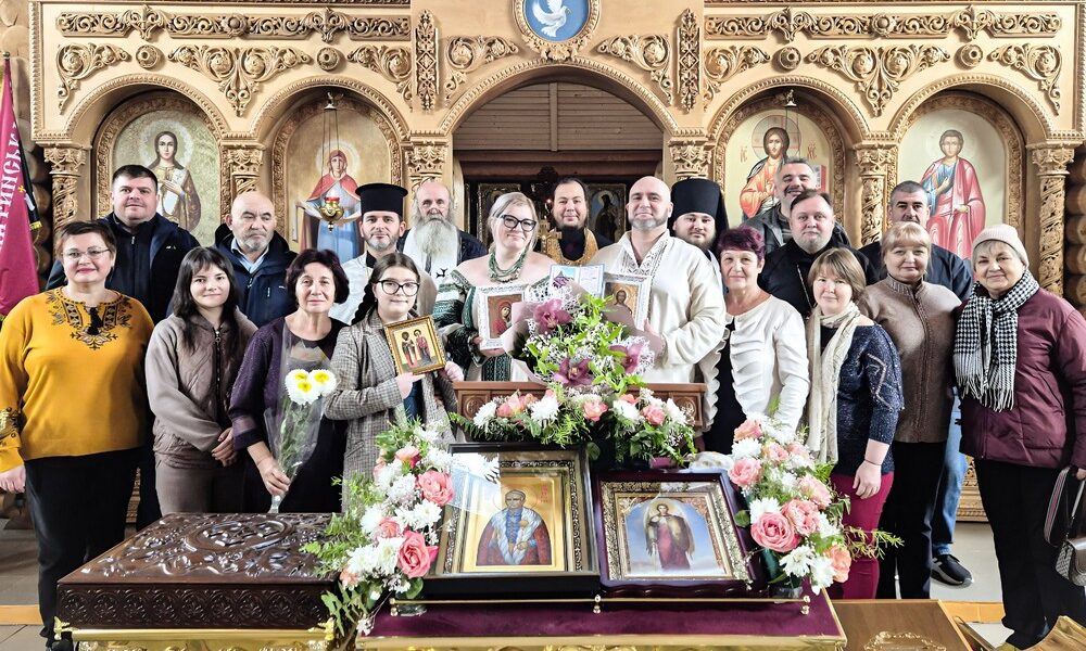 У Нікополі в храмі ПЦУ відбулося Таїнство вінчан 5