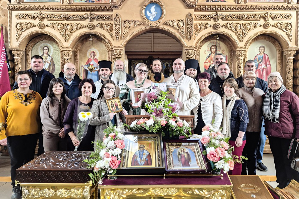 У Нікополі в храмі ПЦУ відбулося Таїнство вінчання (фото) 1 У Нікополі в храмі ПЦУ відбулося Таїнство вінчан 5